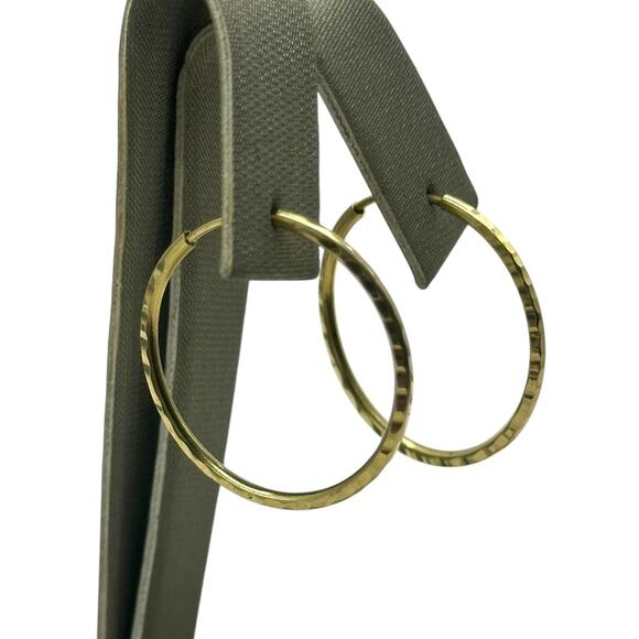 14K Yellow Gold Hammer Textured Hoop Earrings (15948) - Picture 7 of 10